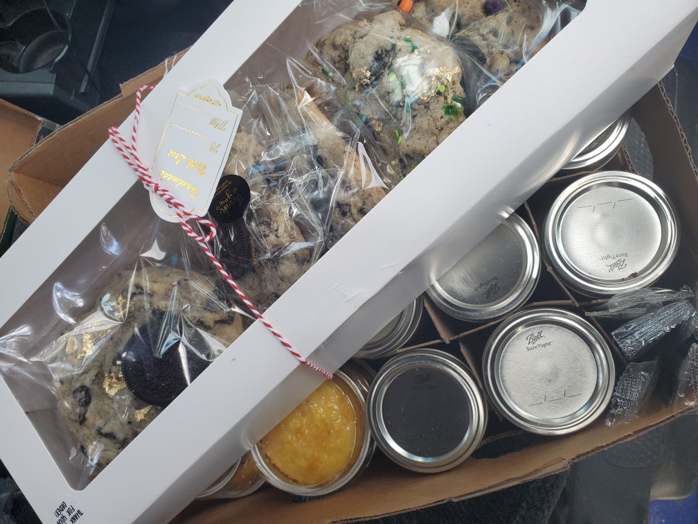 Delux Gold Cookies Gift Boxes 4 count